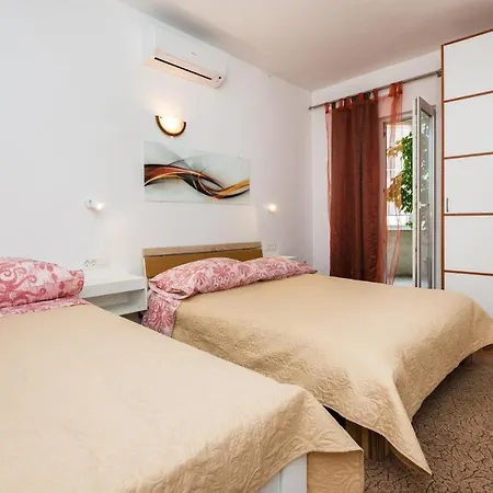 Hébergement de vacances Deluxe New Agneza Near Splitairport