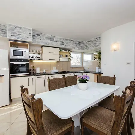 Deluxe New Agneza Near Splitairport Kaštela