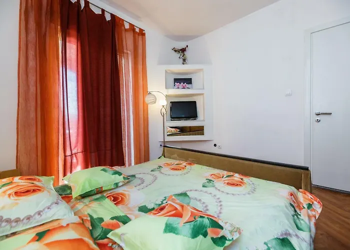 Deluxe New Agneza Near Splitairport Feriehus