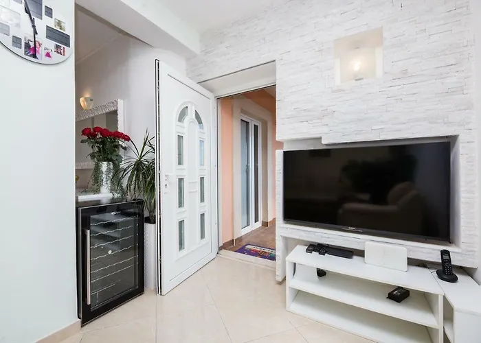 Deluxe New Agneza Near Splitairport Feriehus *