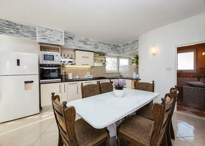 Deluxe New Agneza Near Splitairport Kaštela